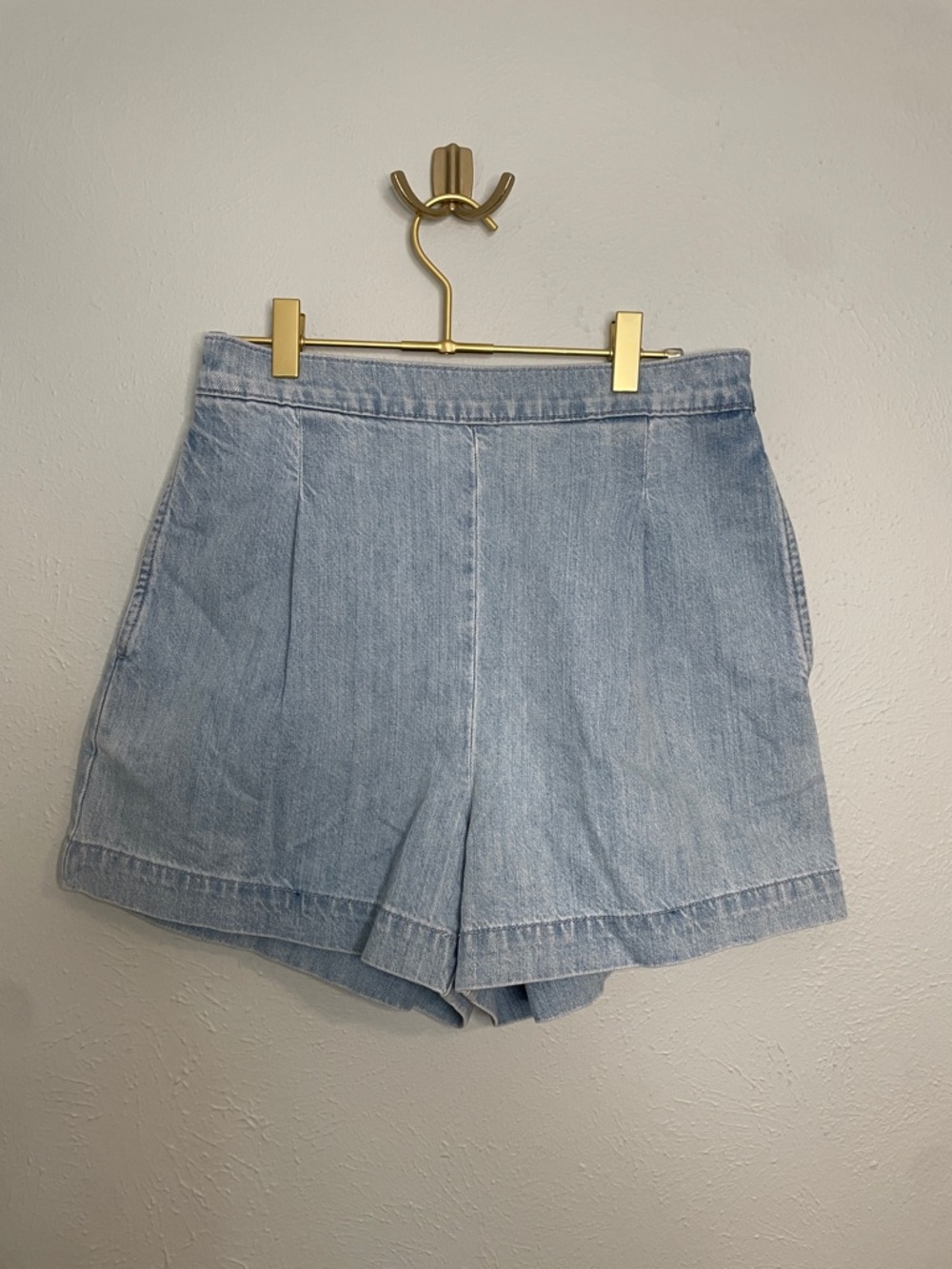 Women’s Madewell Light Wash High-Rise Pleated Denim Shorts- size S‎ - Picture 2 of 8
